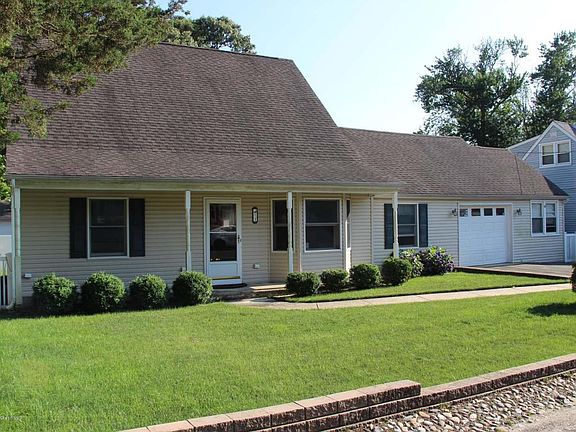 2nd image of 11 Rickard Ct