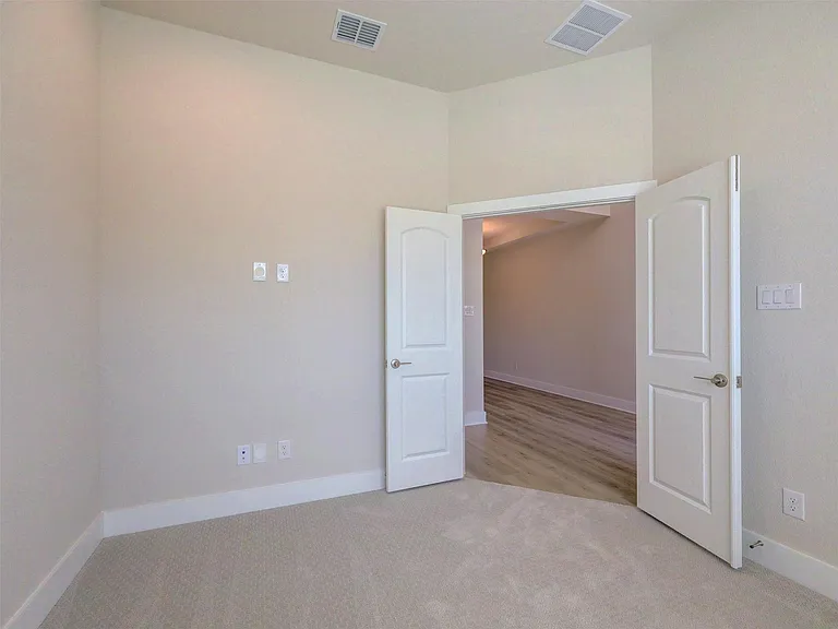 1929 Montella Way — Photo 7