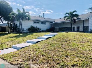 1337 Crest Dr, Lake Worth, FL 33461