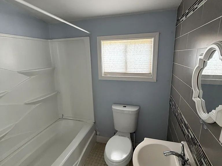 530 Shawnee St — Photo 7