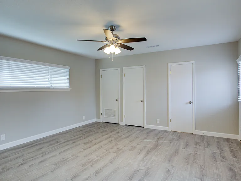 Master bedroom has 2 closets + en-suite bathroom