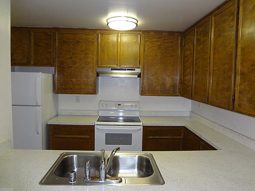 3rd image of 1661 Thomas Ave APT 4