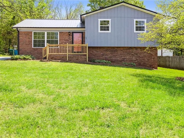 49 W Noell Ave, Denton, NC 27239