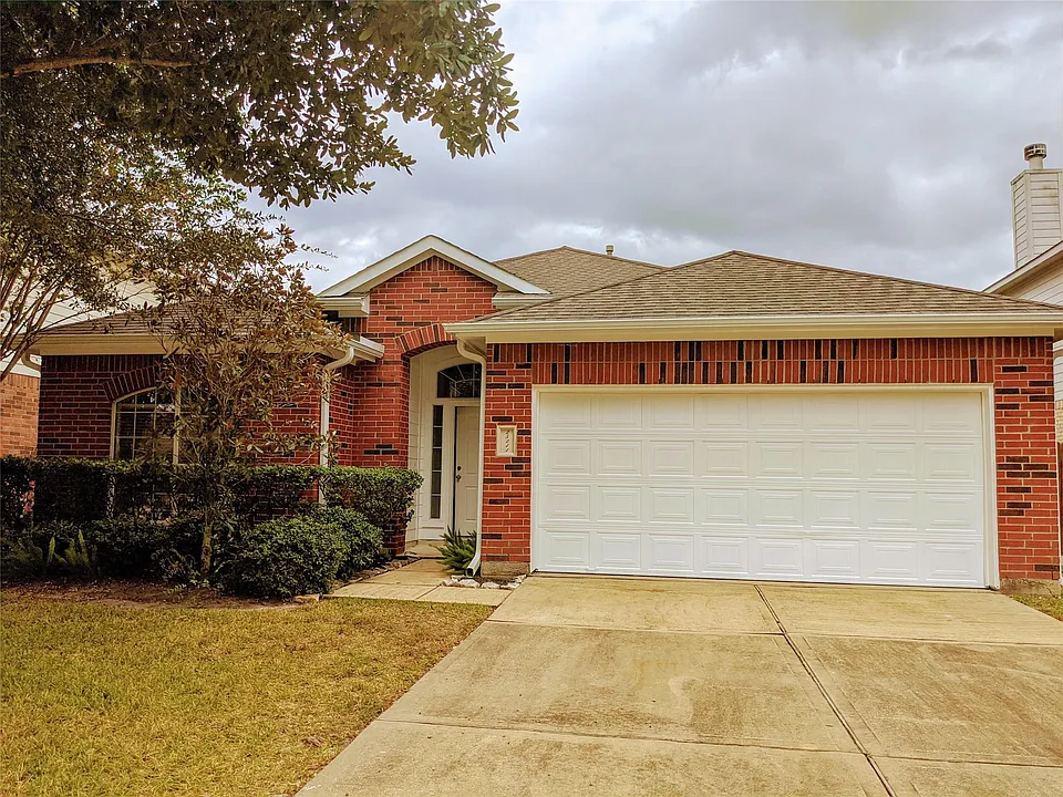 25211 Sierra Woods Ln