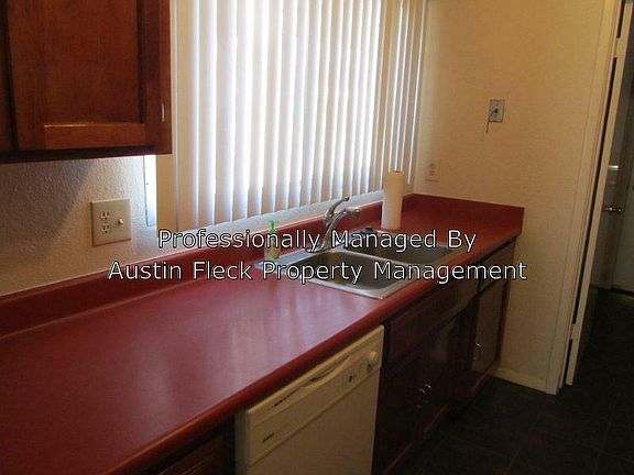 4th image of 1735 E Alameda Dr