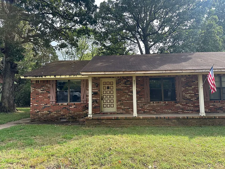 829 Glendale Rd — Photo 1