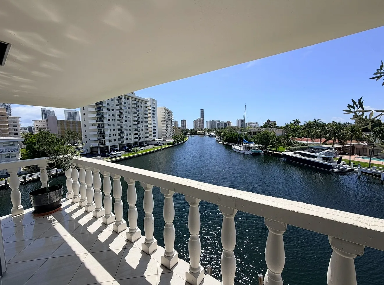 440 Paradise Isle Blvd — Photo 1