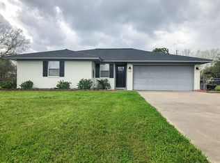 701 Quail Creek Dr, Victoria, TX 77905
