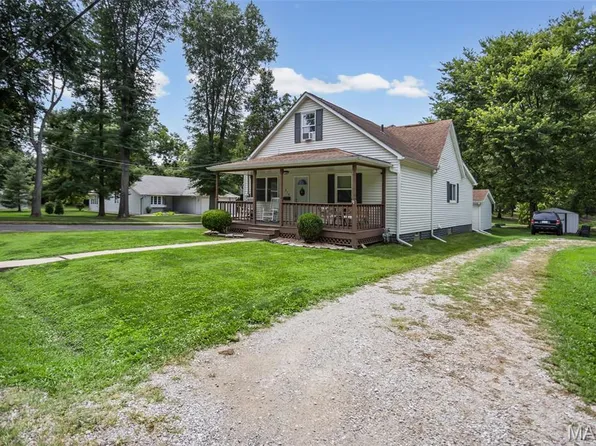 319 Quarry St, Staunton, IL 62088