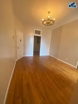 Rented by Fifth & Forever LLC | media 24