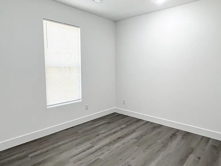 634 W Fairmont Ave — Photo 21