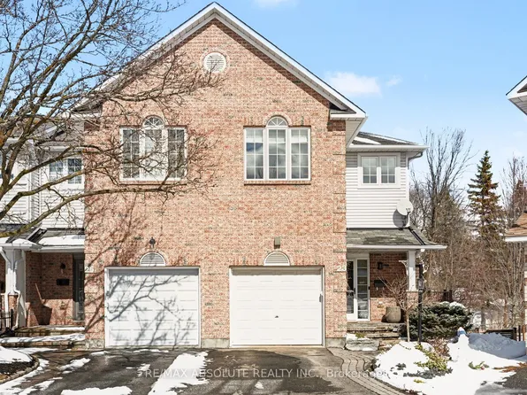 23 Riverbank Ct, Ottawa, ON K2S 1V7