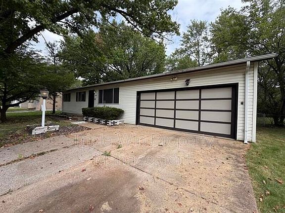 2nd image of 1439 Widefields Ln
