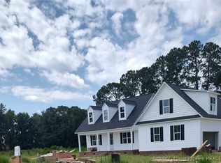 3007 Dinwiddle Dr, Wade, NC 28395