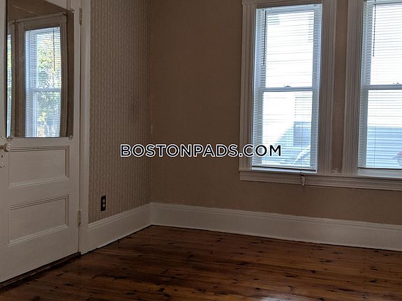 4th image of 131 Empire St #1