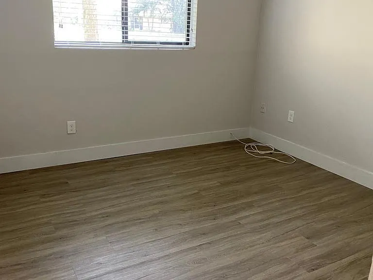 450 Palm Cir W #103 — Photo 8