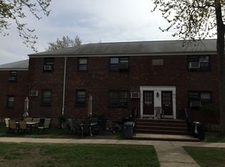 1780 166th St, Whitestone, NY 11357