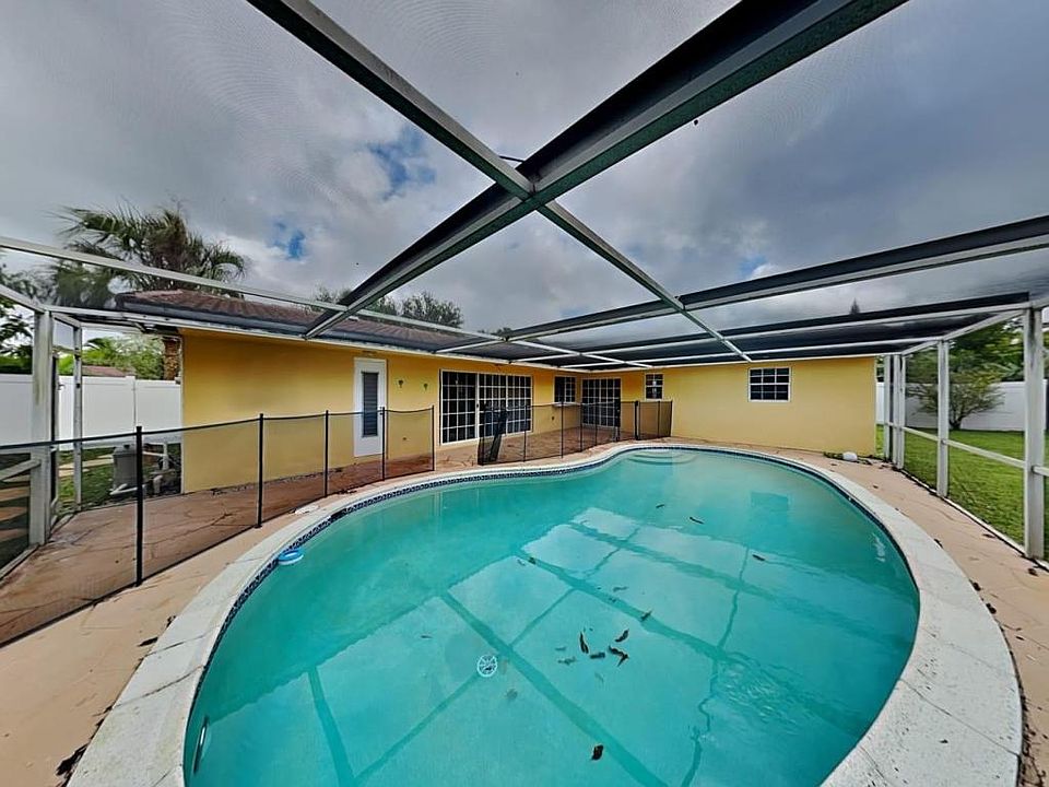 1st image of 7512 NW 40th Pl #0