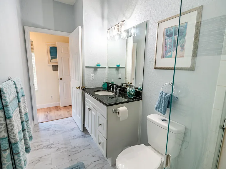 1901 Westminster Cir #6 — Photo 8
