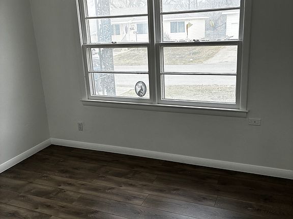 5th image of 1912 S Cedar St