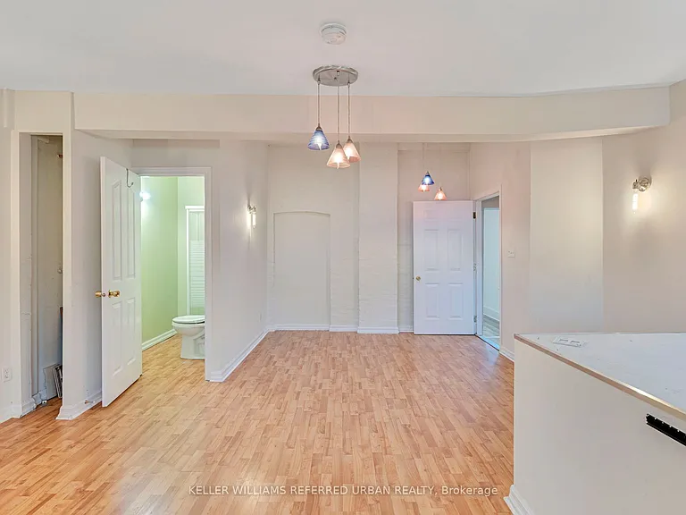 66 Dunlop St W — Photo 10