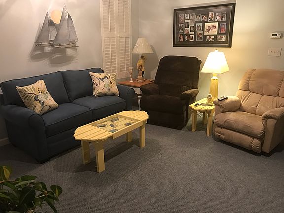 Living Room w/sleeper sofa