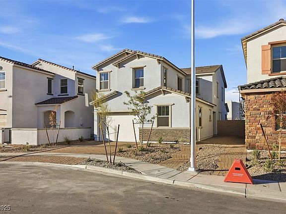 3rd image of 121 Tardando Ave