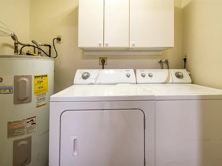 930 Mandarin Isle — Photo 7
