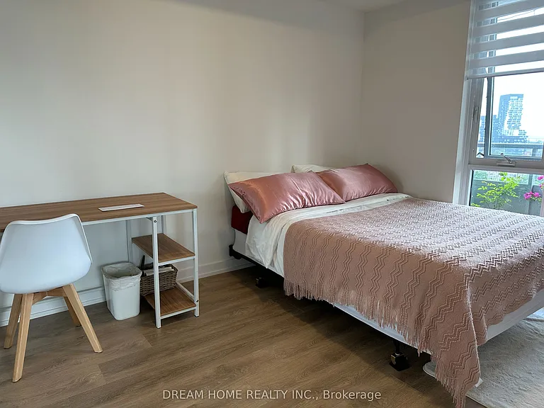 225 Sumach St S #905 — Photo 12