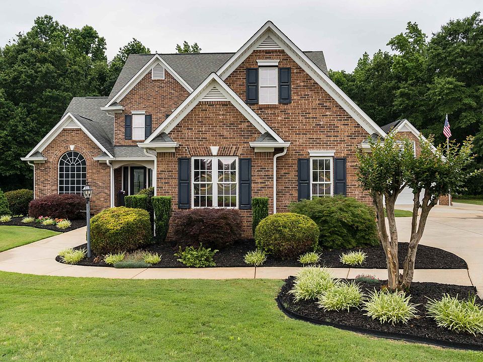 1st image of 297 Heather Glen Dr