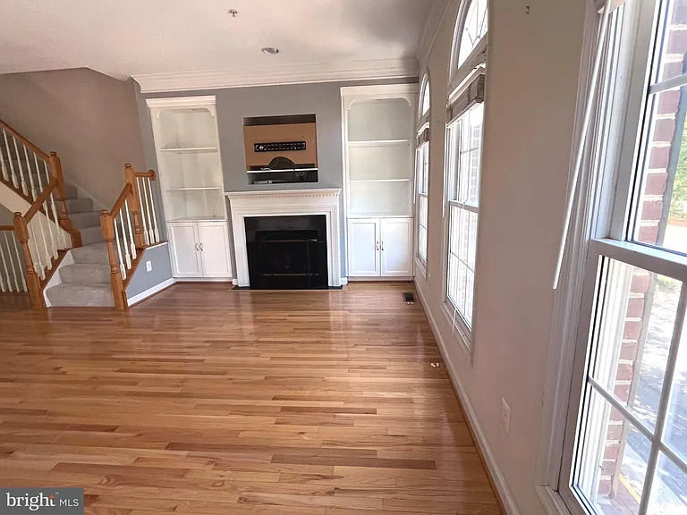 1601 Leeds Castle Dr — Photo 8