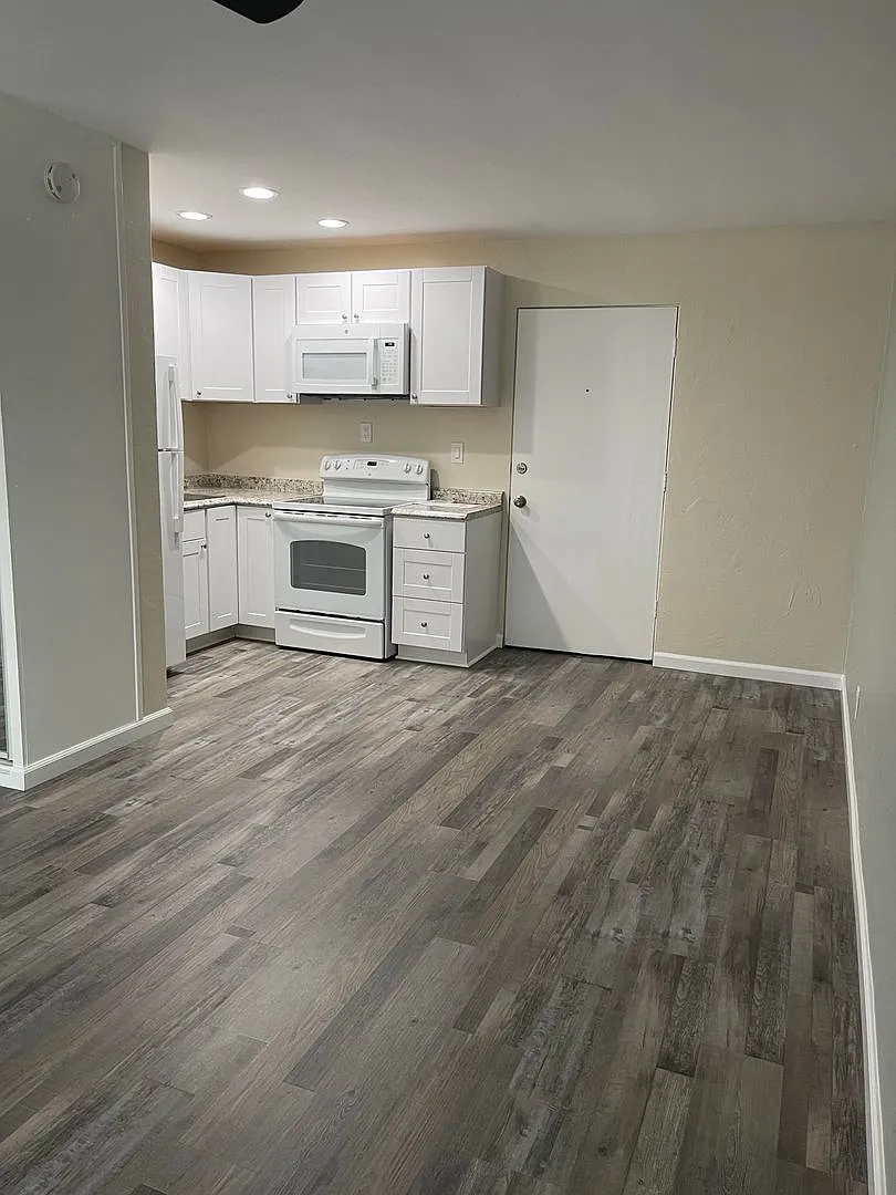 Nightingale Apartments — Photo 3