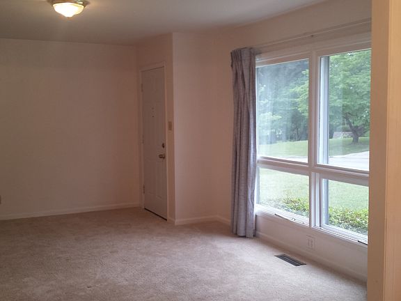 Living Room / Front Window