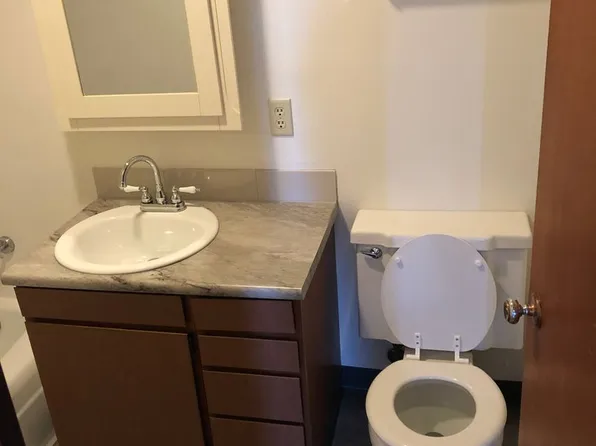 703coll, 703 Collins St APT 6, Plymouth, WI 53073