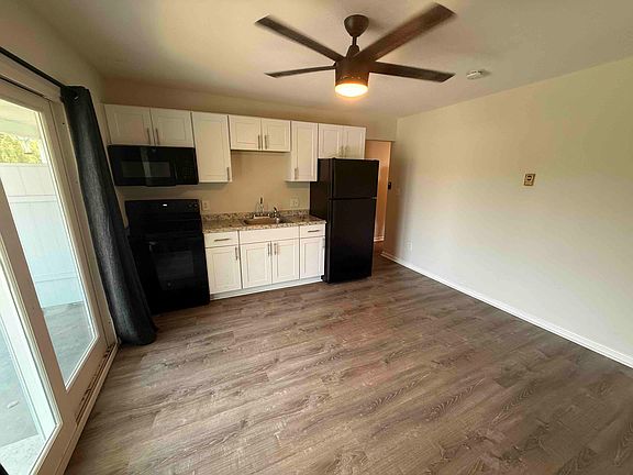 3rd image of 8420 D St APT 6