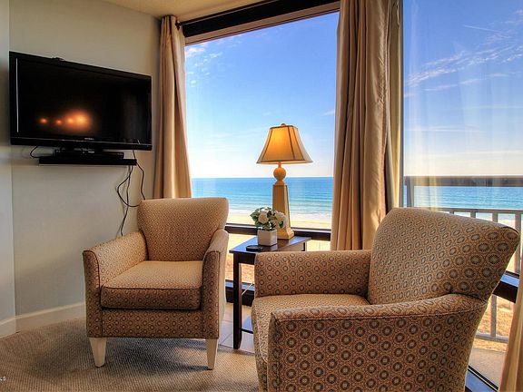 5th image of 2700 N Lumina Avenue #606