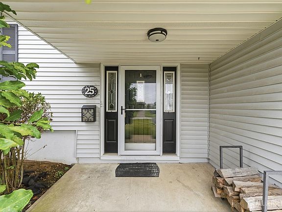 5th image of 25 Grace Dr