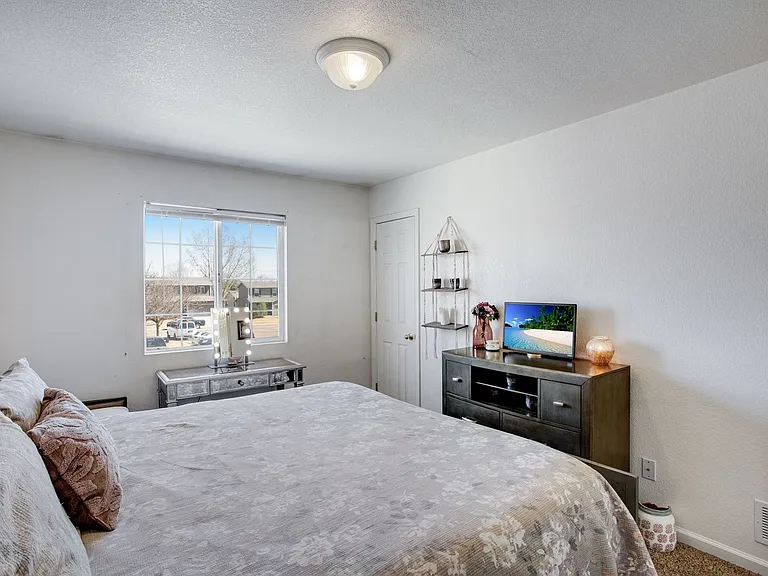 1725 Rowan Ln — Photo 17