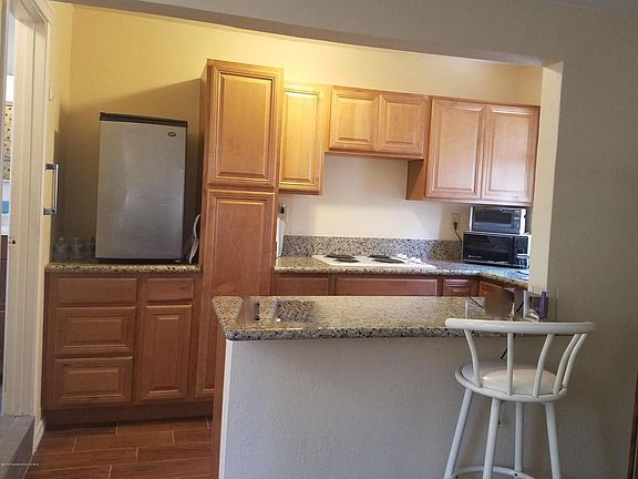 3rd image of 633 N Electric Ave