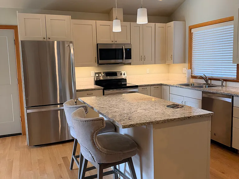 565 SE 10th Pl #ADU — Photo 9