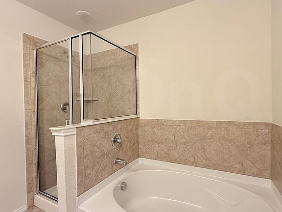 5th image of 1315 Binfield Dr