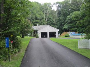 232 Ridge Rd, Middletown, NY 10940