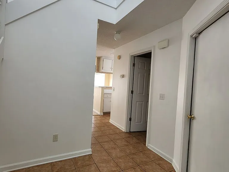 143 S Springview Dr — Photo 6