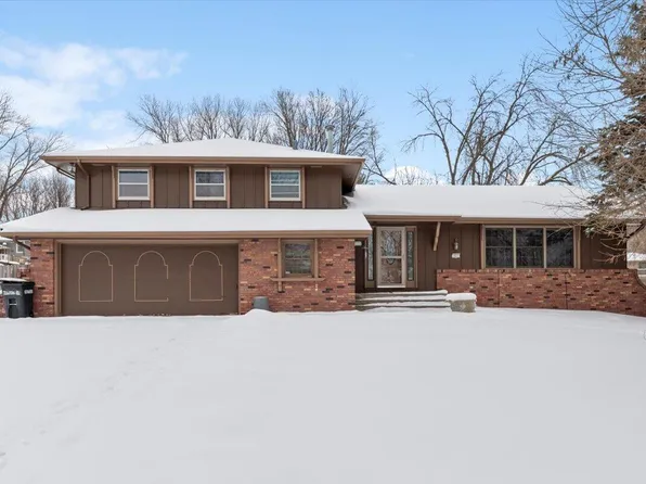 227 Timber Dr, Council Bluffs, IA 51503
