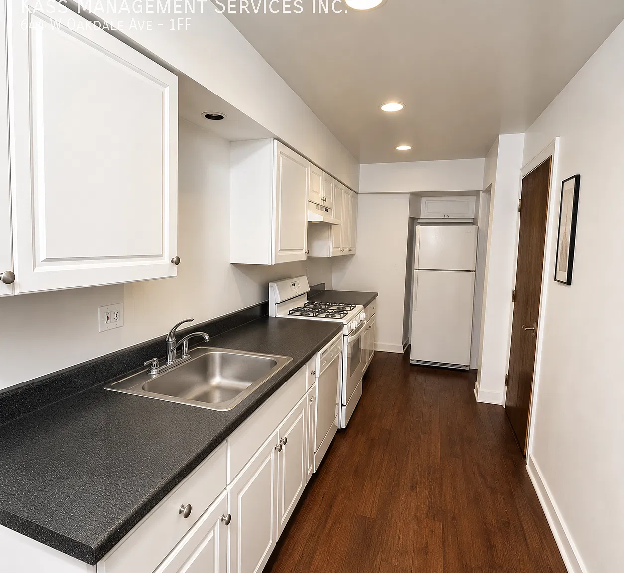 644 W Oakdale St — Photo 1