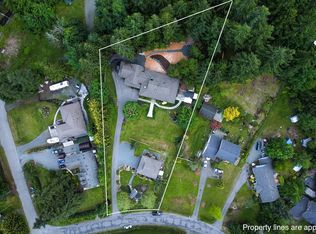 1582 Wilmot Ave, Shawnigan Lake, BC V0R 2W2