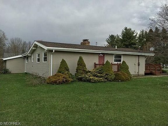 5th image of 512 Peacock Ln