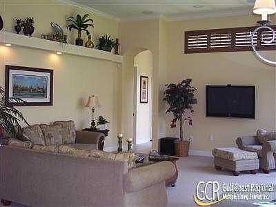 family room off kitchen