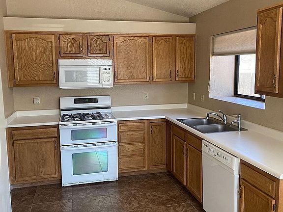 Double gas stove included