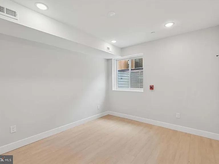 518 W Susquehanna Ave #1 — Photo 9